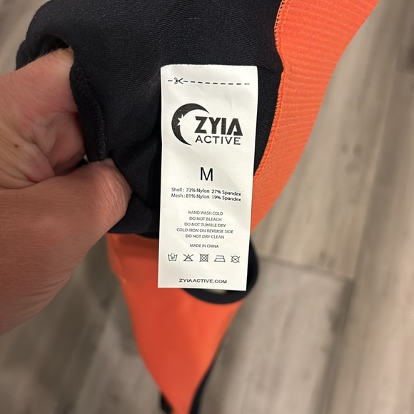 Zyia Burnt Orange Ribbed Premium Adjustable Bra NWT - Picture 4 of 4